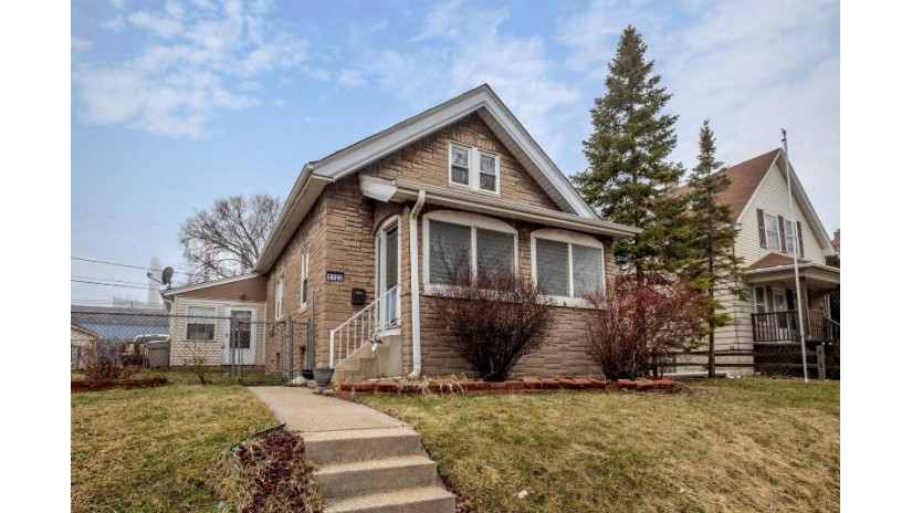 1123 S 64th St West Allis, WI 53214 by Keller Williams Realty-Milwaukee North Shore $144,900