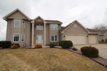 10731 S Christina Ct, Oak Creek, WI 53154-7079