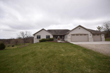 5608 Cedarview Rd, Addison, WI 53027-9825