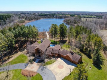 3657 Birchwood Rd, Saukville, WI 53080-1449