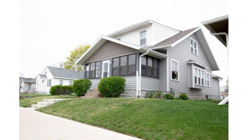 2410 George St La Crosse, WI 54603 by OneTrust Real Estate $153,900