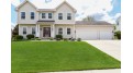 2207 Shoshoni Dr Grafton, WI 53024 by Shorewest Realtors $419,000