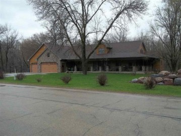 255 7th Street, Clintonville, WI 54929-1755