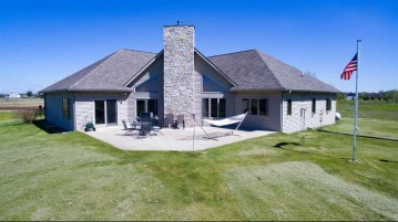 8550 Saddleback Lane, Winchester, WI 54947