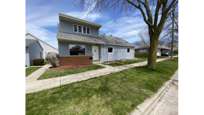 2222 W Barnard Ave Milwaukee, WI 53221 by Rockmor Realtors, LLC $189,900