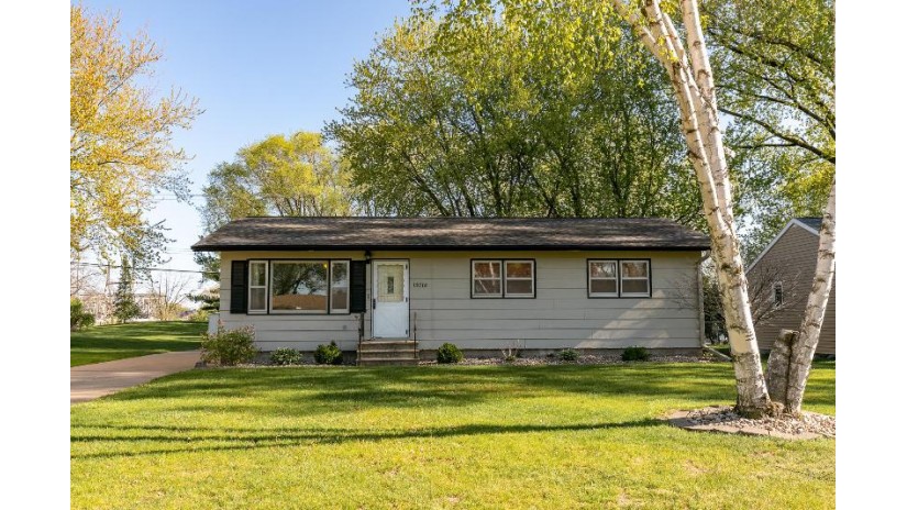 1371 County Road Ss Onalaska, WI 54650 by RE/MAX Results $189,900