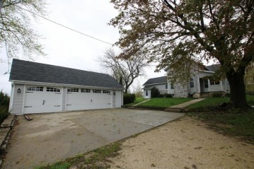 W4134 N Point Rd, Leroy, WI 53006