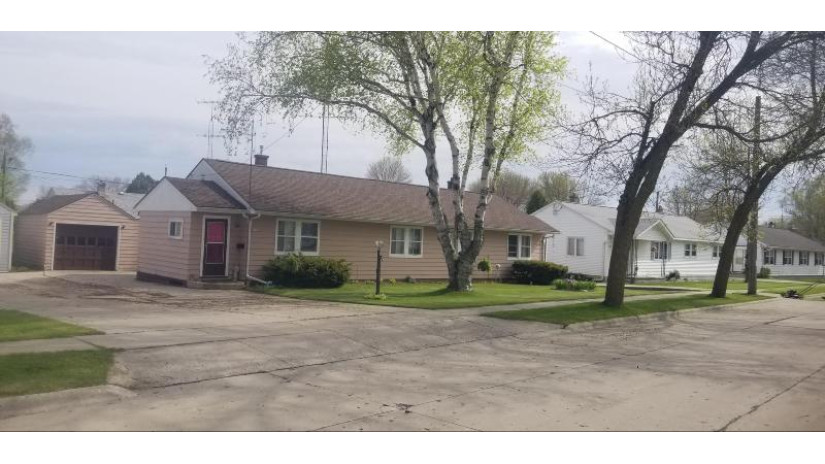 3309 Mero 3311 Manitowoc, WI 54220 by Heritage Real Estate $49,800