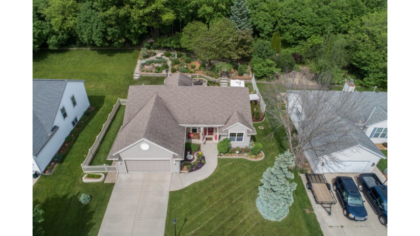 300 Stonebrook Dr Waukesha, WI 53186 by Shorewest Realtors $328,500