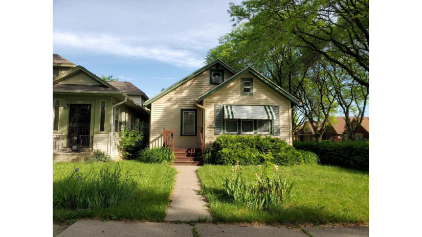 4902 W Hoyt Pl Milwaukee, WI 53216 by Milwaukee's Best Real Estate Services LLC $65,000