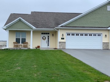 323 Isabelle Ct, Sheboygan Falls, WI 53085