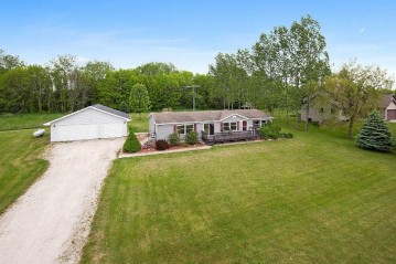 15798 Lakeshore Rd, Centerville, WI 53015