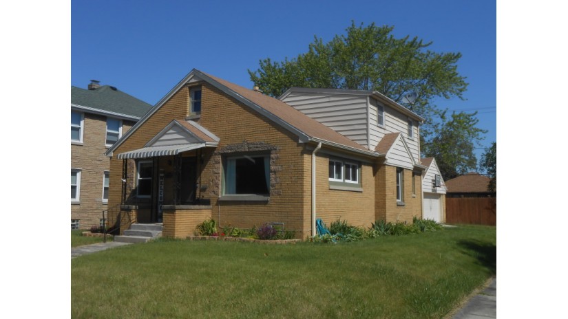 8202 W Center St Milwaukee, WI 53222 by Shorewest Realtors $197,500