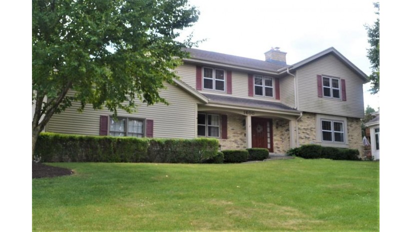 1600 Constitution Dr Brookfield, WI 53045 by RE/MAX Realty Pros~Milwaukee $399,900