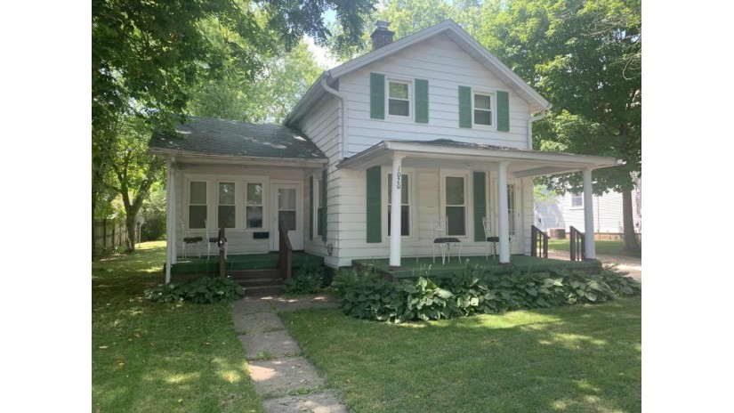 1020 Center St Lake Geneva, WI 53147 by Southwick Group Real Estate $1,300