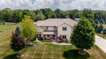 6615 Canyon Ln, Barton, WI 53090-9451