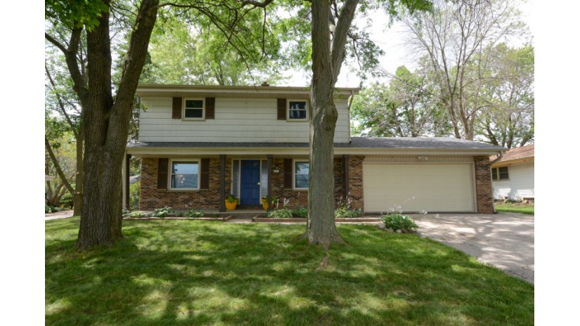 6947 N 84th St Milwaukee, WI 53224 by Shorewest Realtors $179,900