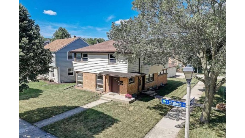 4339 N Sheffield Ave 4341 Milwaukee, WI 53211 by Kelly Barrett Real Estate $339,900