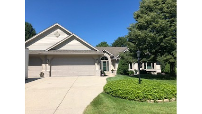 9649 S 35th St Franklin, WI 53132 by Shorewest Realtors $435,900