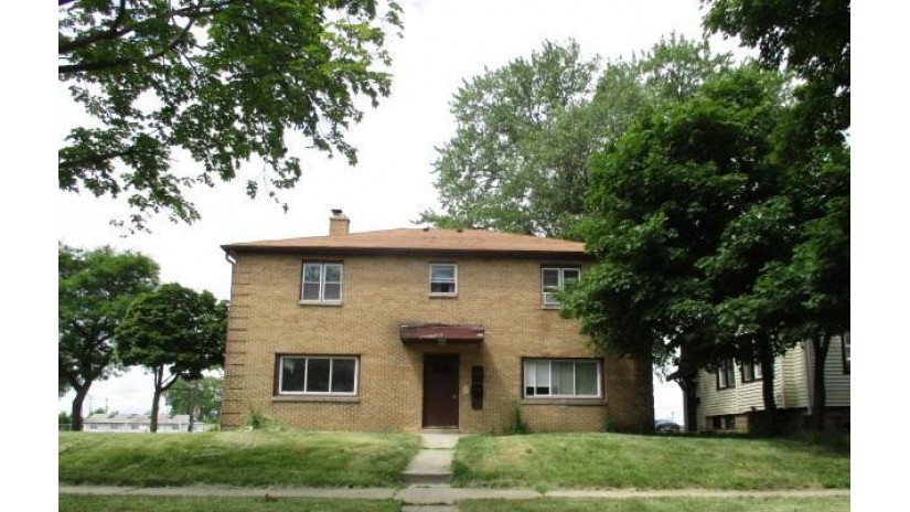 4539 N 30th St Milwaukee, WI 53209 by Midwest Executive Realty $149,900