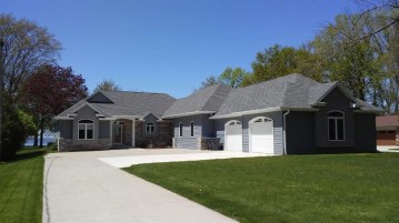 N8926 Bergens Beach Road, Taycheedah, WI 54937-6128