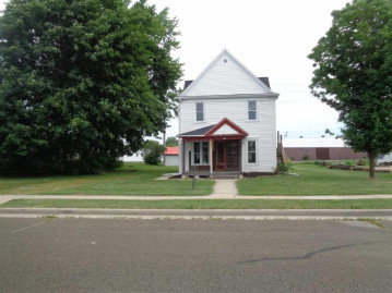 209 Center St, Randolph, WI 53956