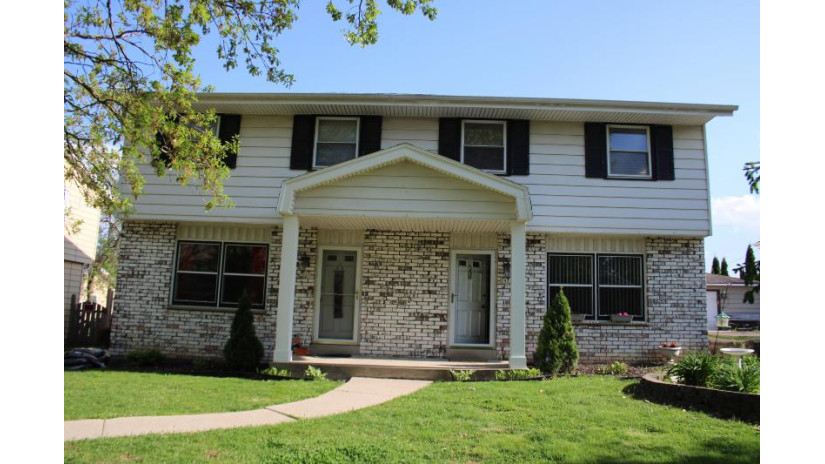 7921 W Van Beck Ave 7923 Milwaukee, WI 53220 by Landmark Realty, LLC $282,900