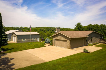 N8212 County Road G, Waterloo, WI 53551-9686