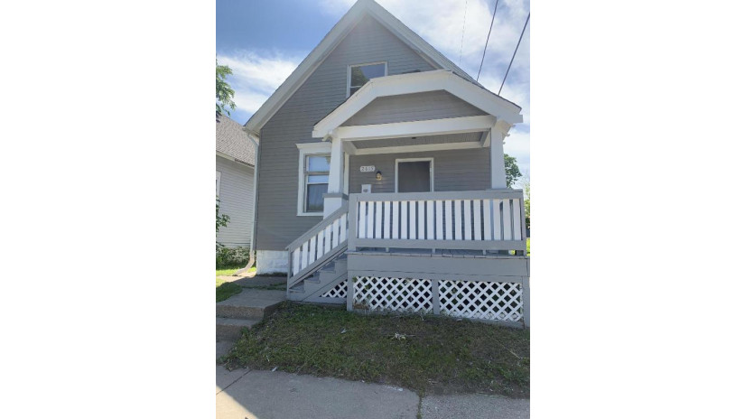 2615 N 19th St Milwaukee, WI 53206 by Infinity Realty $45,000