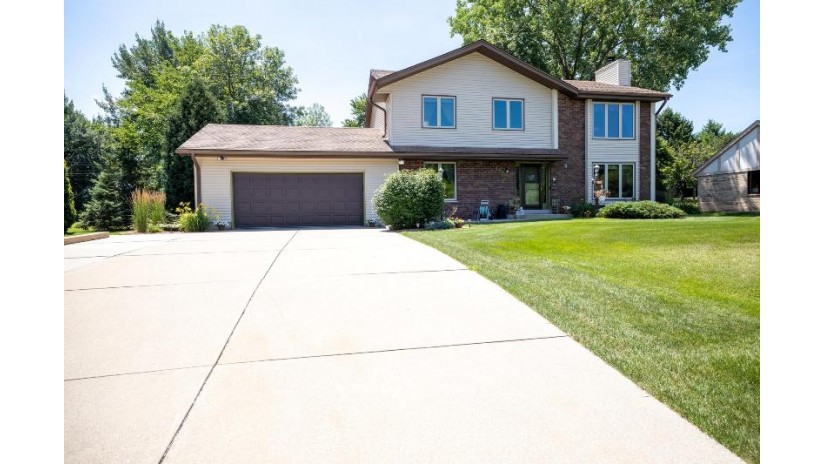 13331 W North Ln New Berlin, WI 53151 by Assist 2 Sell Right Price Realty $364,000