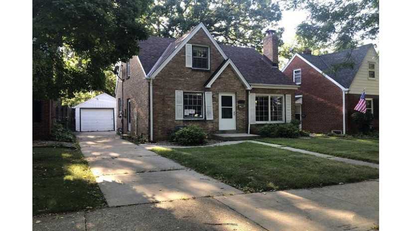 165 N 79th St Milwaukee, WI 53213 by Realty Among Friends, LLC $169,000