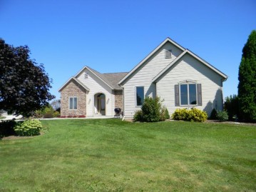 11944 Lake Ridge Ct, Kiel, WI 53042-3066