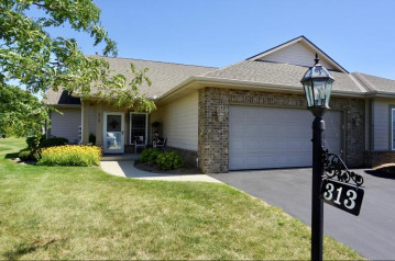 313 Settlement Dr, Rochester, WI 53105-7246