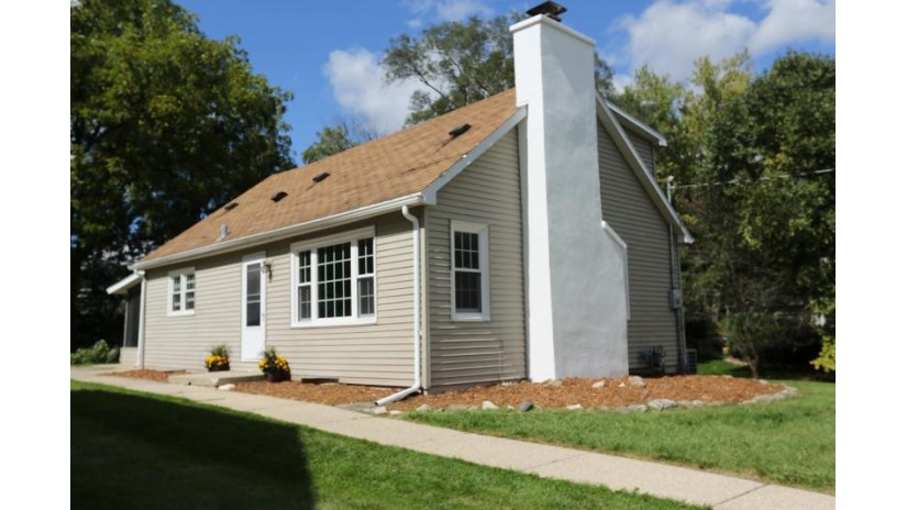 1805 W Shore Dr Delafield, WI 53018 by Property Advisory Group, LTD $359,900