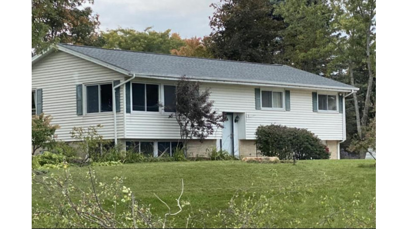 1011 Grafton Ave Grafton, WI 53024 by LaGalbo Realty, LLC. $254,900