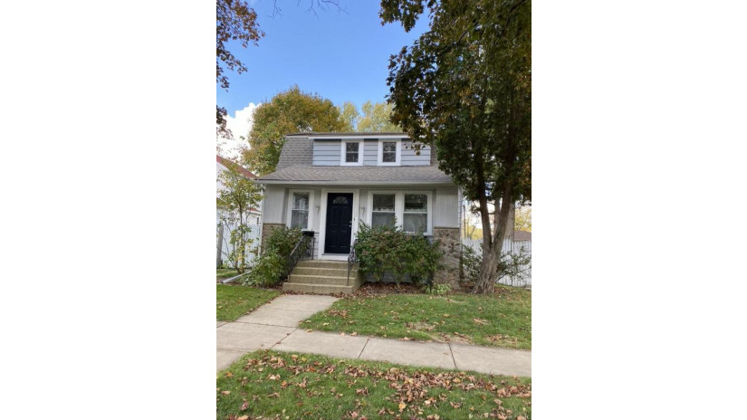 1123 Pleasant St Lake Geneva, WI 53147 by RE/MAX Plaza $189,900