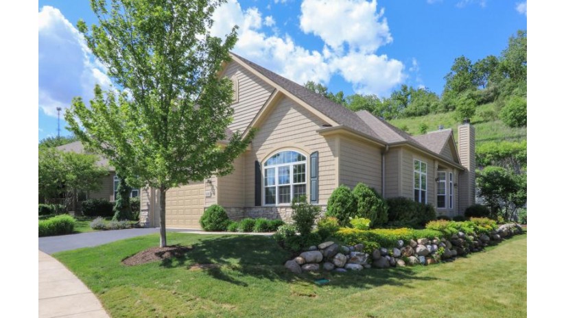 103 Lake Vista Cir Fontana, WI 53125 by Keefe Real Estate, Inc. $980,000