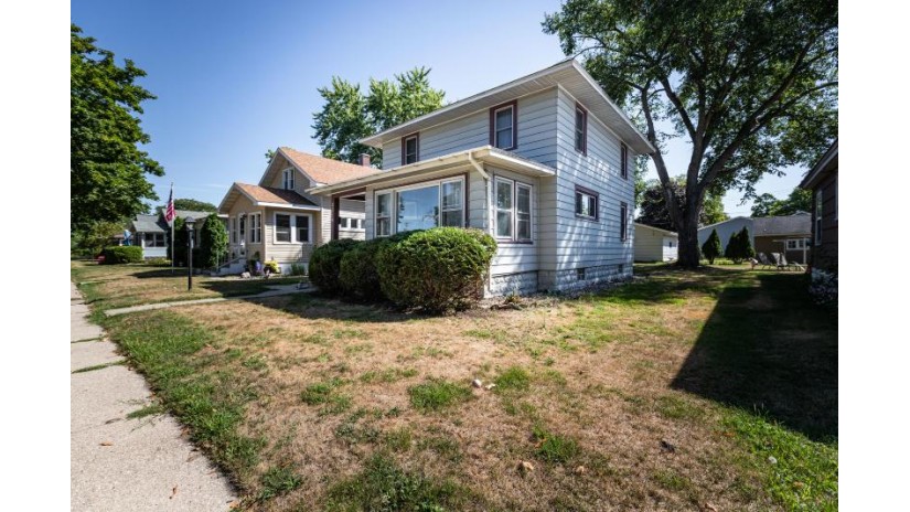 2314 Wood St La Crosse, WI 54603 by OneTrust Real Estate $159,900