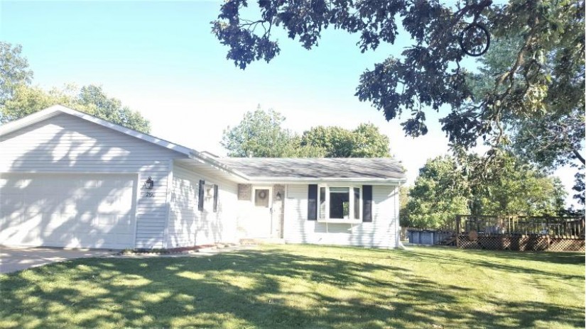 2190 North Shore Dr East Troy, WI 53120 by Realty Executives - Integrity $254,900