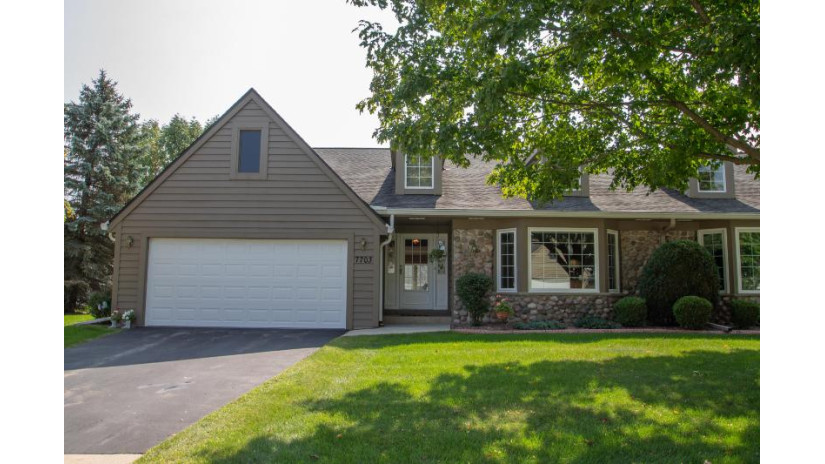 7703 W Cedar Ridge Ct Franklin, WI 53132 by RE/MAX Service First $295,000