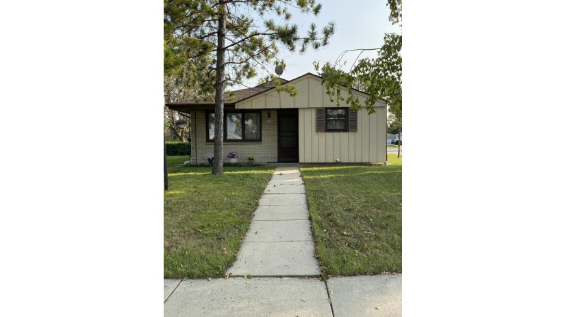 7729 W Clovernook St Milwaukee, WI 53223 by Berkshire Hathaway HomeServices Metro Realty $159,900