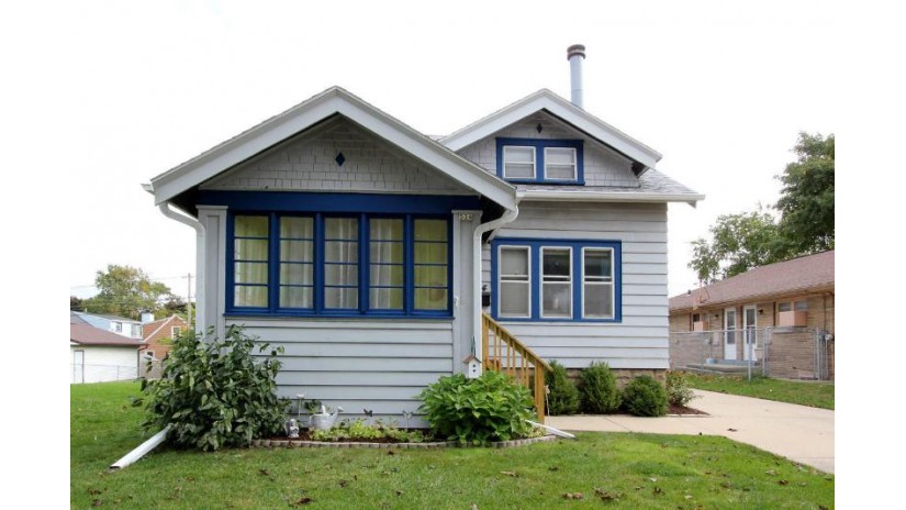 534 S 72nd St Milwaukee, WI 53214 by RE/MAX Realty Pros~Hales Corners $175,000