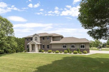 1996 Iroquois Court, Vinland, WI 54901