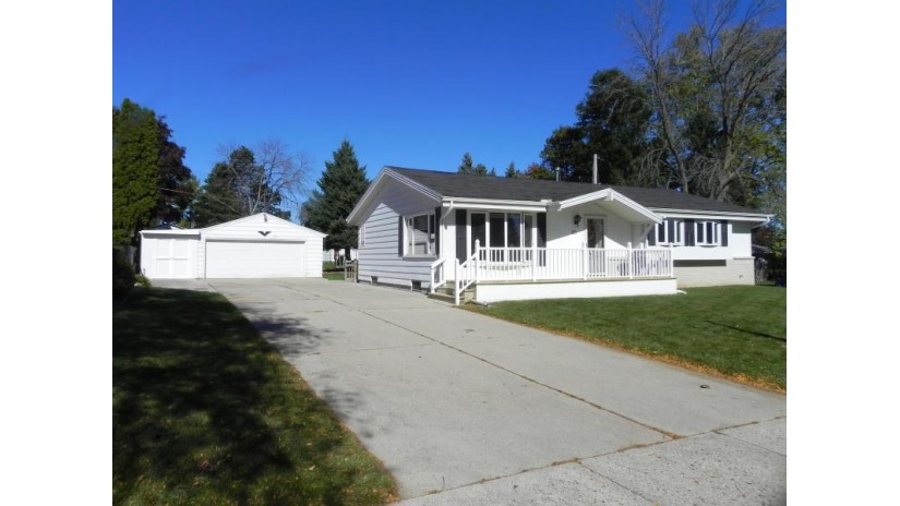 308 Highland Dr Grafton, WI 53024 by Hollrith Realty, Inc $283,000