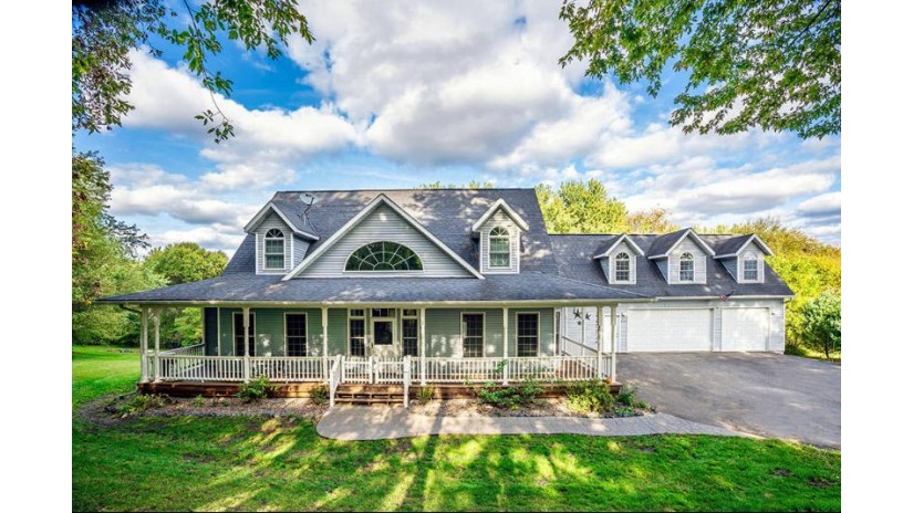 21340 Wolfe Run Ln Galesville, WI 54630 by Gerrard-Hoeschler, REALTORS $449,900