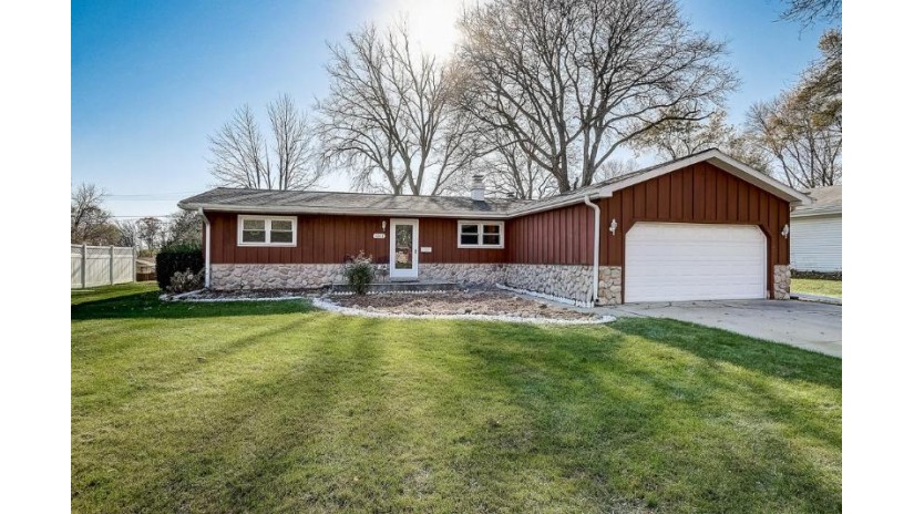 6311 Manchester Dr Greendale, WI 53129 by Coldwell Banker Realty $275,000