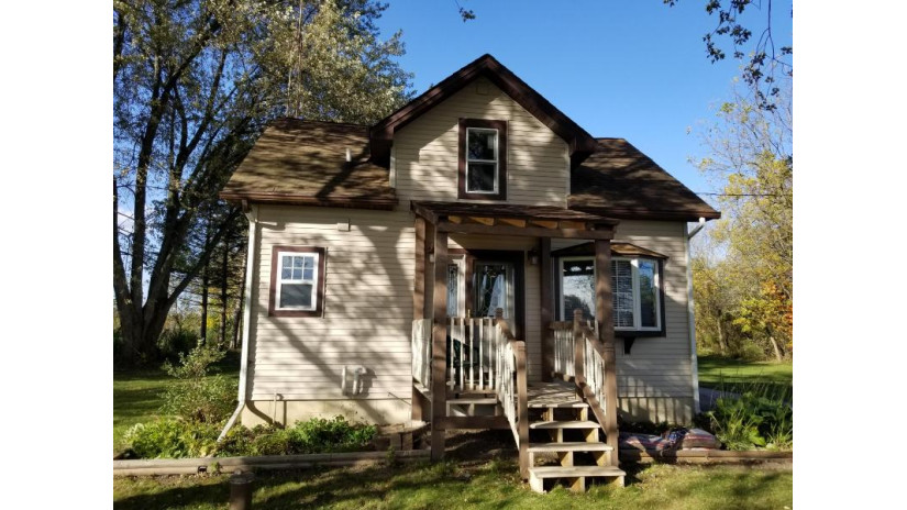 6818 7th St Somers, WI 53144 by Char Brengel Real Estate $189,900