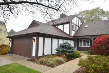 660 W Mulberry Ct 51, Bayside, WI 53217-1613