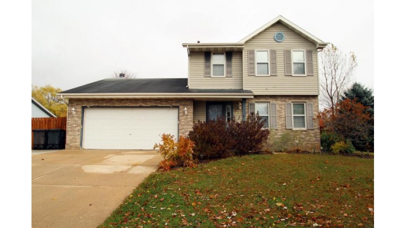 258 Crestview Ln Lake Mills, WI 53551 by RE/MAX Community Realty $269,900