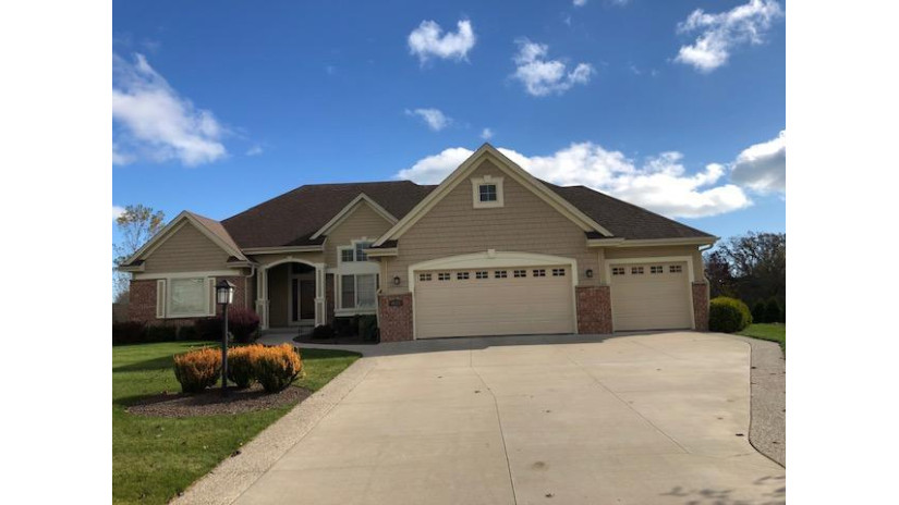 9521 49th Ct Pleasant Prairie, WI 53158 by Cove Realty, LLC $549,900